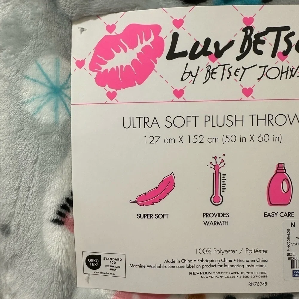 Betsey Johnson Ultra Soft Plush Throw Snowman Blanket